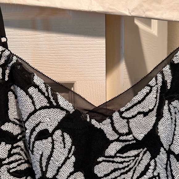 NWT WHBM BLACK N WHITE BEADED MIDI DRESS SIZE 10 - Picture 3 of 5